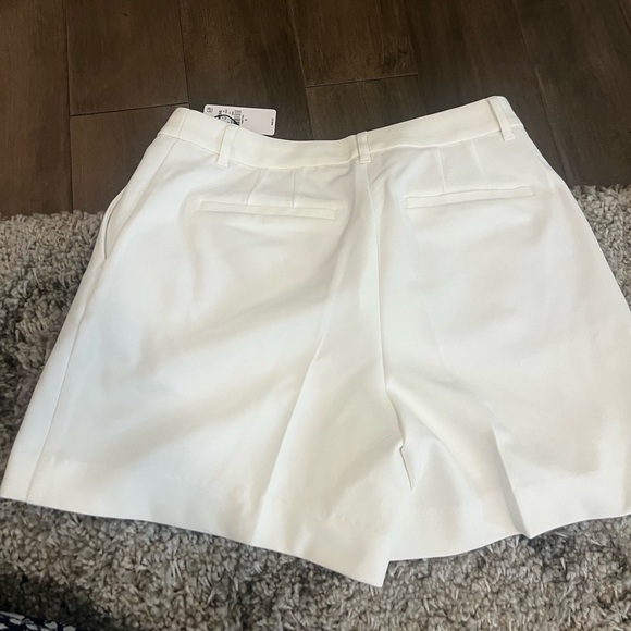 Express dress shorts - Picture 2 of 2